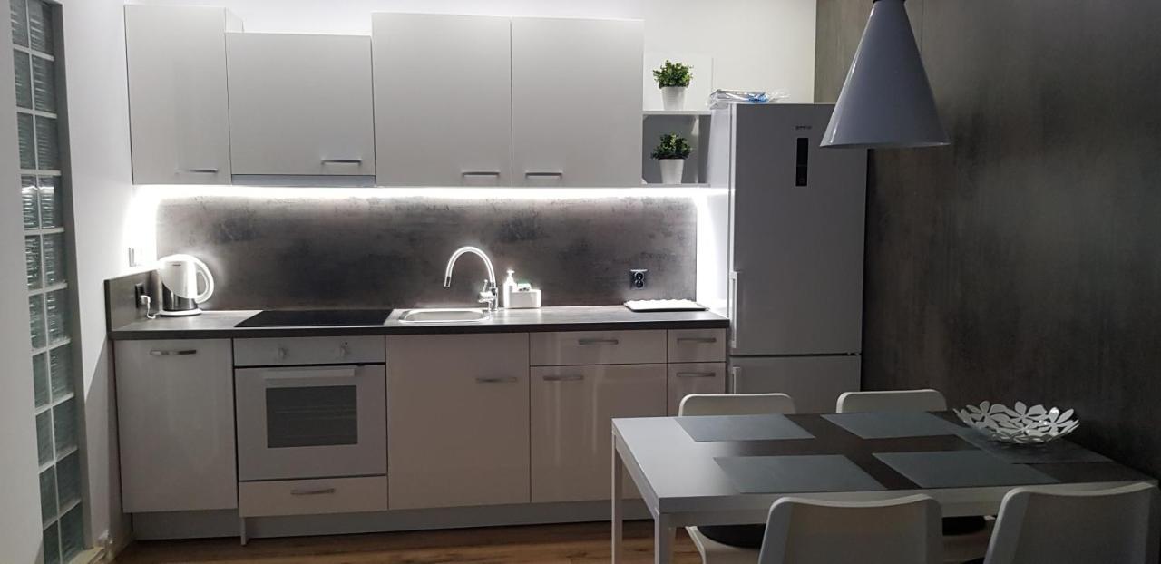 Apartament Za Swierkami Apartment Kolobrzeg Bagian luar foto