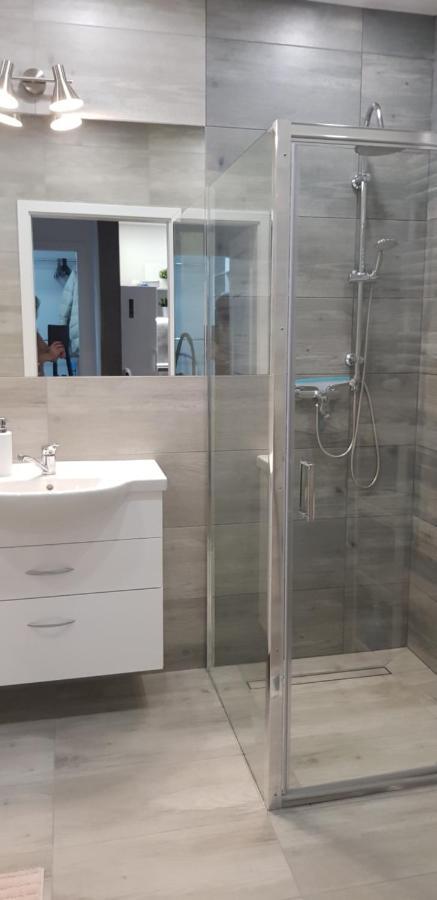 Apartament Za Swierkami Apartment Kolobrzeg Bagian luar foto